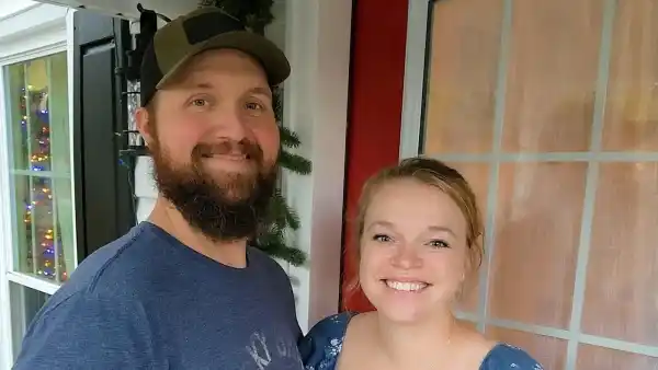 Sister Wives Maddie Says There s Nothing Better Than Snuggling Newborn Daughter