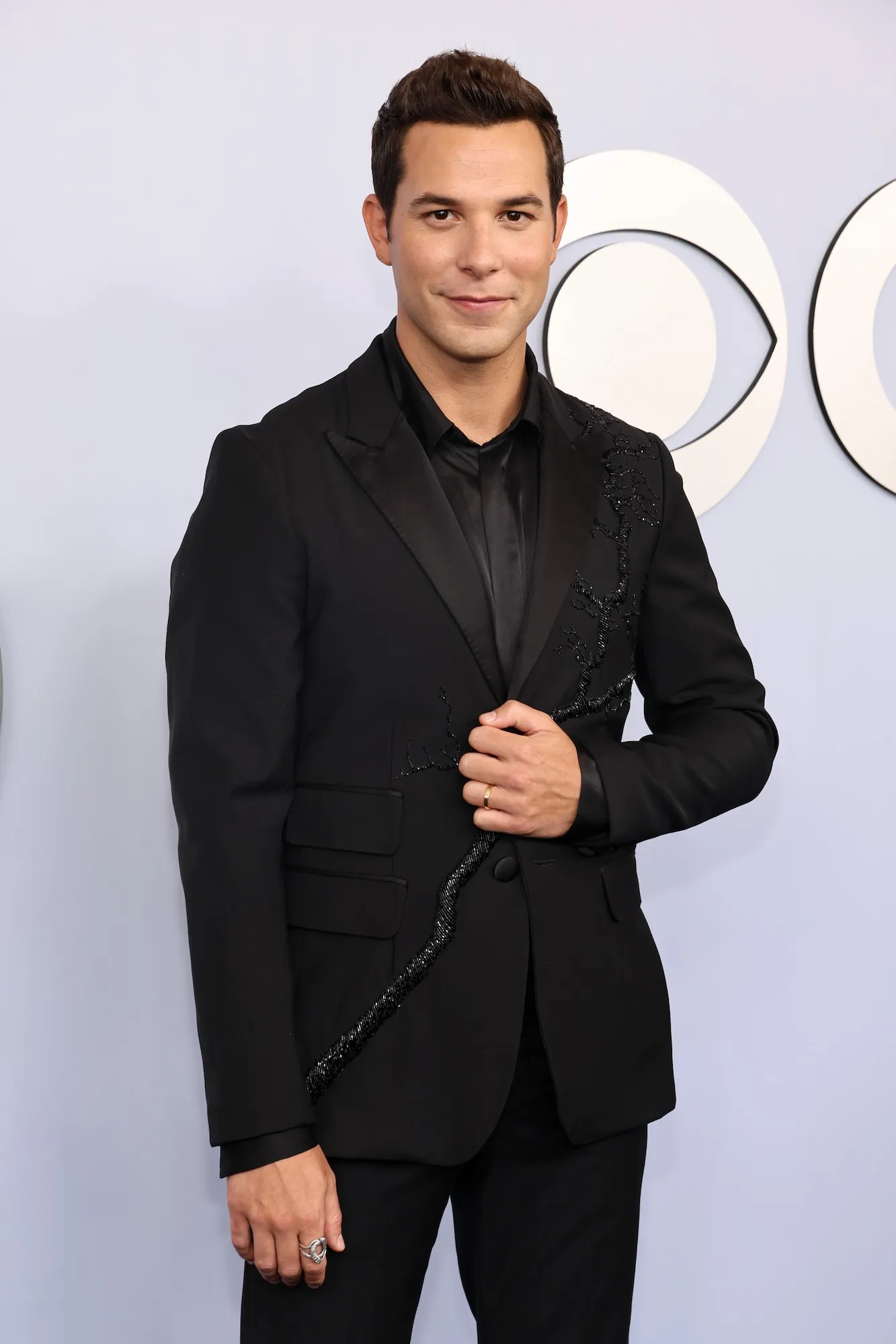 Skylar Astin Bio Page