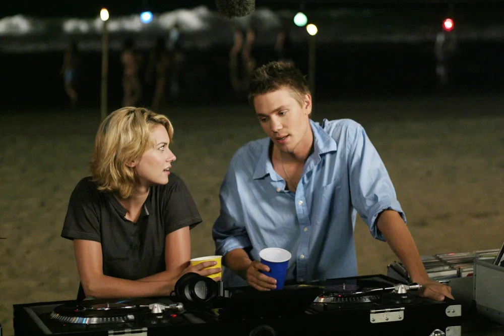 Sophia Bush and Bethany Joy Lenz Agree Its Really Weird Peyton and Lucas Are Never Heard From