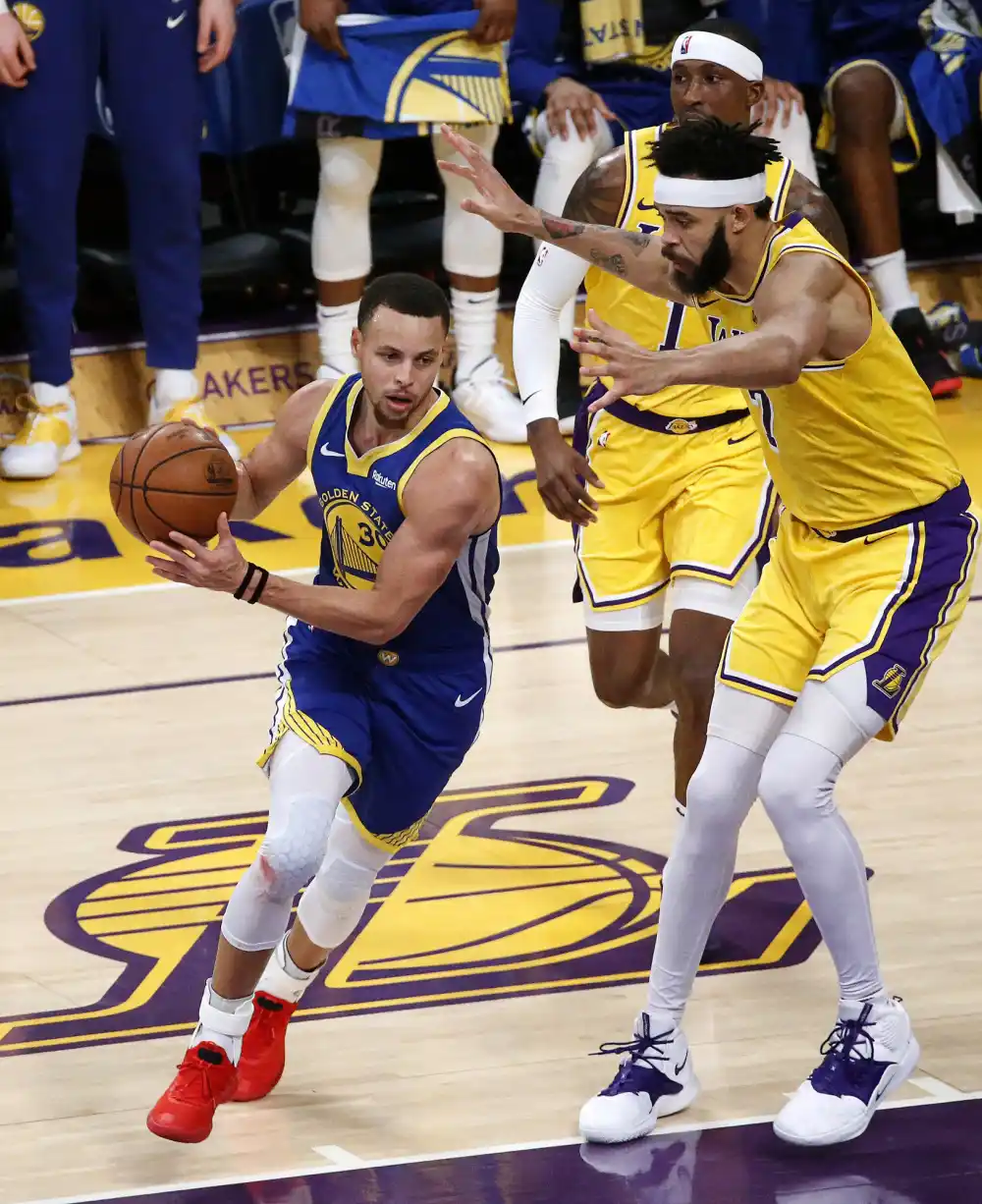 Steph Curry Makes NBA History With Four Thousand Career 3 Pointers