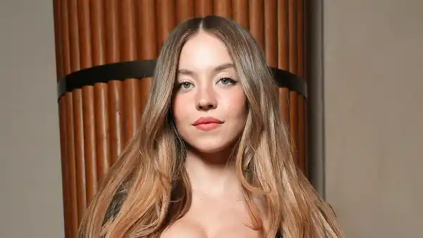 Sydney Sweeney Is a Beach Babe in New Thirst Trap Photos After Calling Off Jonathan Davino Wedding 132
