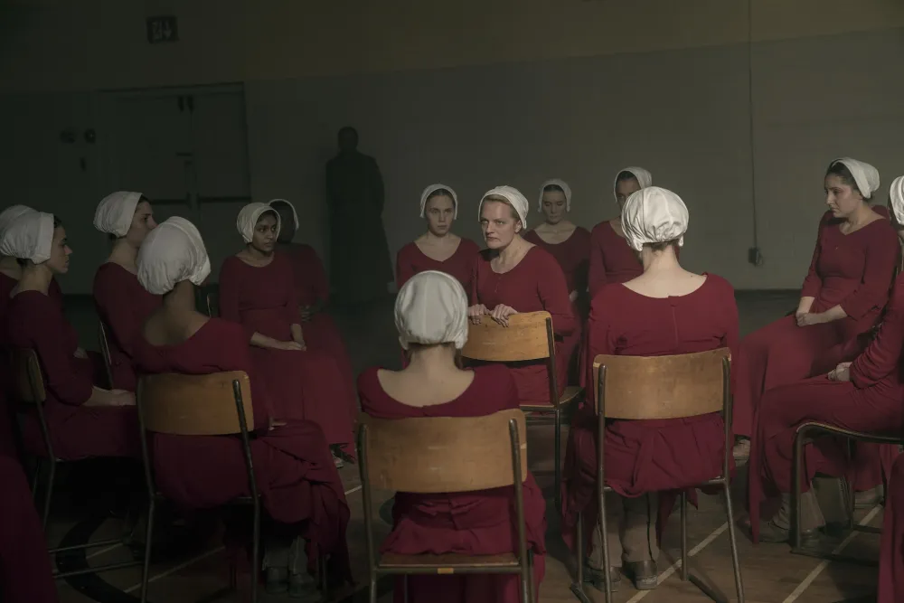 The Handmaid s Tale Season 6 Will Have Cliffhangers For Upcoming Spinoff