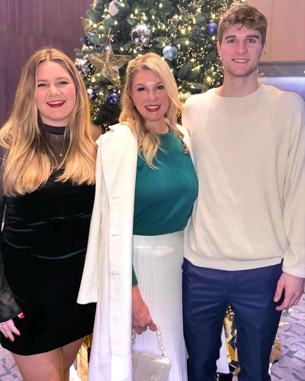 UConn Star Liam McNeeleys Mom Went Viral During Huskies Loss to Florida