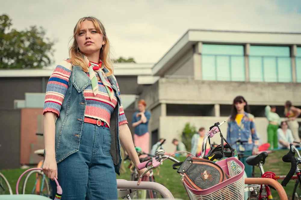 What The White Lotus Star Aimee Lou Wood Has Said About Those Conversations Surrounding Her Teeth