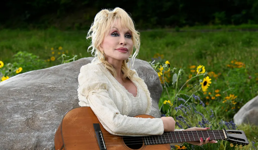 Why Dolly Parton and Late Husband Carl Dean Never Had Kids During Their Nearly 60 Year Marriage 653