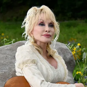 Why Dolly Parton and Late Husband Carl Dean Never Had Kids During Their Nearly 60 Year Marriage 656