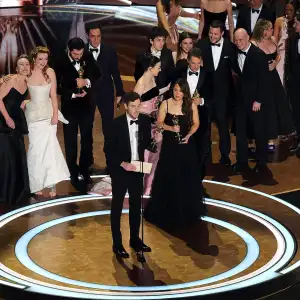 2202952212 HOLLYWOOD, CALIFORNIA - MARCH 02: Cast and crew including Darya Ekamasova, Lindsey Normington, Vache Tovmasyan, Karren Karagulian, Alex Coco, Mikey Madison, Mark Eydelshteyn, Samantha Quan, Luna Sofía Miranda, Sean Baker, Drew Daniels and Yura Borisov accept the Best Picture award for "Anora" onstage during the 97th Annual Oscars at Dolby Theatre on March 02, 2025 in Hollywood, California. (Photo by Kevin Winter/Getty Images)