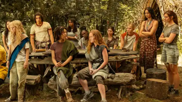 Yellowjackets Star Breaks Silence About Shocking Death Supports Fan Criticism