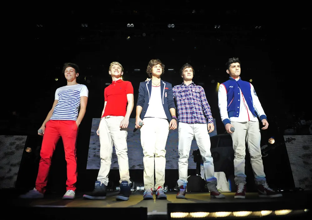 Zayn Malik Performs Night Changes on 10th Anniversary of One Direction Exit