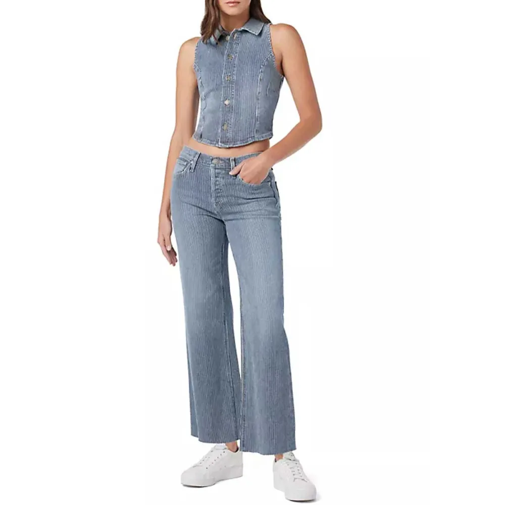 High-Waist Jeans