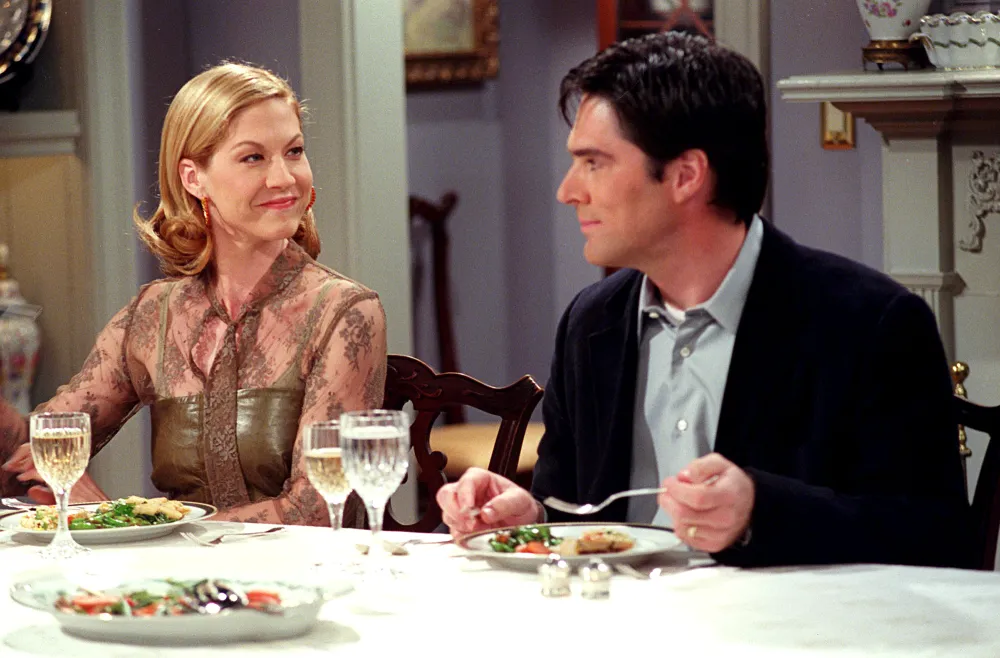 Jenna Elfman Recalls Minnie Driver Helping Her Through Embarrassing Moment on Grosse Pointe Blank