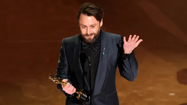 Kieran Culkin Jokes About His Parents in Oscar Speech But Does not Mention Brother Macaulay