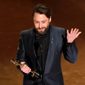 Kieran Culkin Jokes About His Parents in Oscar Speech But Does not Mention Brother Macaulay