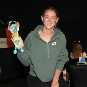 Kylie Kelce Shares What She and Jason Bring in Their Hospital Bags for Birth 2157483583