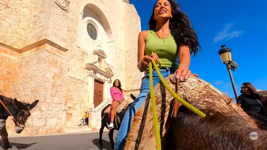 Litia Garr's Stylist on How She Sent Grant Ellis a Message With Her Fashion in The Bachelor Finale