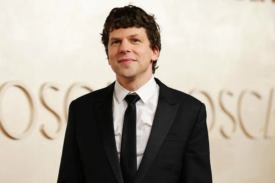 Stars Who Have Decided to Move Away from Los Angeles