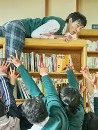 A teen boy tries to evade zombies in All Of Us Are Dead.