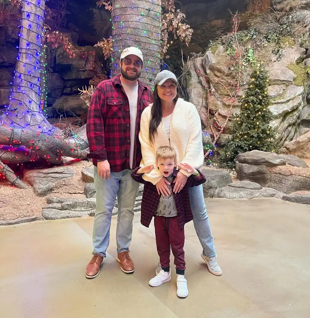 Amy Duggar King Reveals Husband Dillon Has Severe Diaphragmatic Rupture That Caused Organs to Shift 455