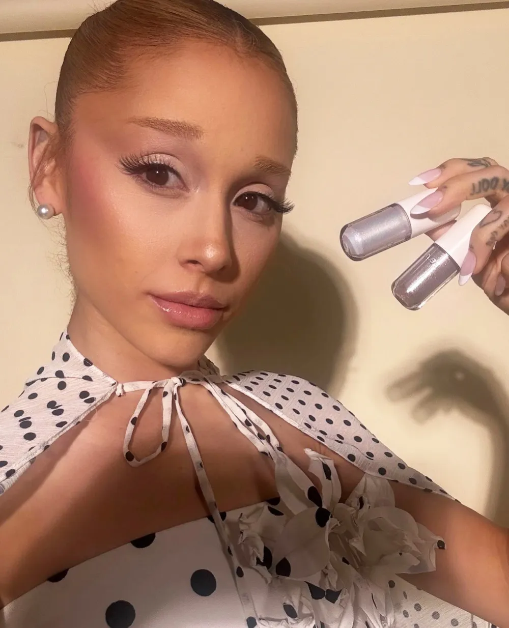 Ariana Grande Demonstrates How to Use Her Liquid Eyeshadows After Hair Transformation