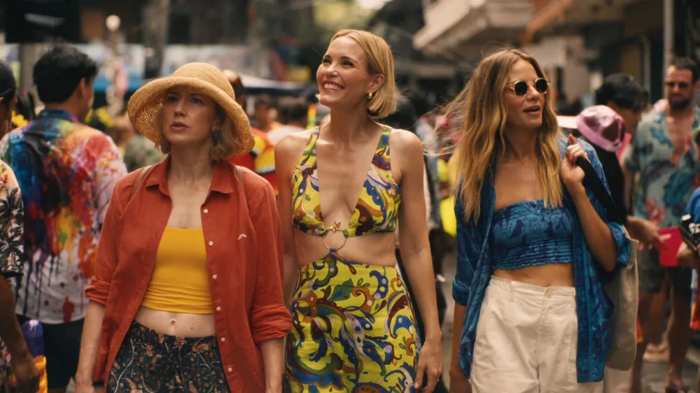 Carrie Coon, Leslie Bibb, Michelle Monaghan White Lotus