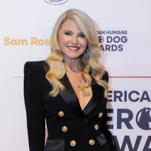 Christie Brinkley Calls Peter Cook Marriage 1 of Her Most Tormented Experiences in Memoir 294