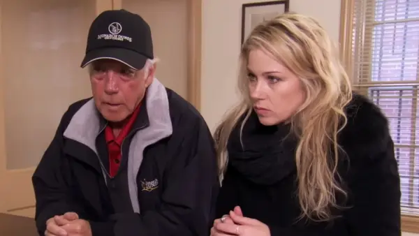 Christina Applegate Gets Emotional When Sharing That Her Dad Died
