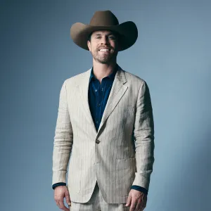 Country Star Dustin Lynch Reveals The Cost of Appearing on Late Night TV