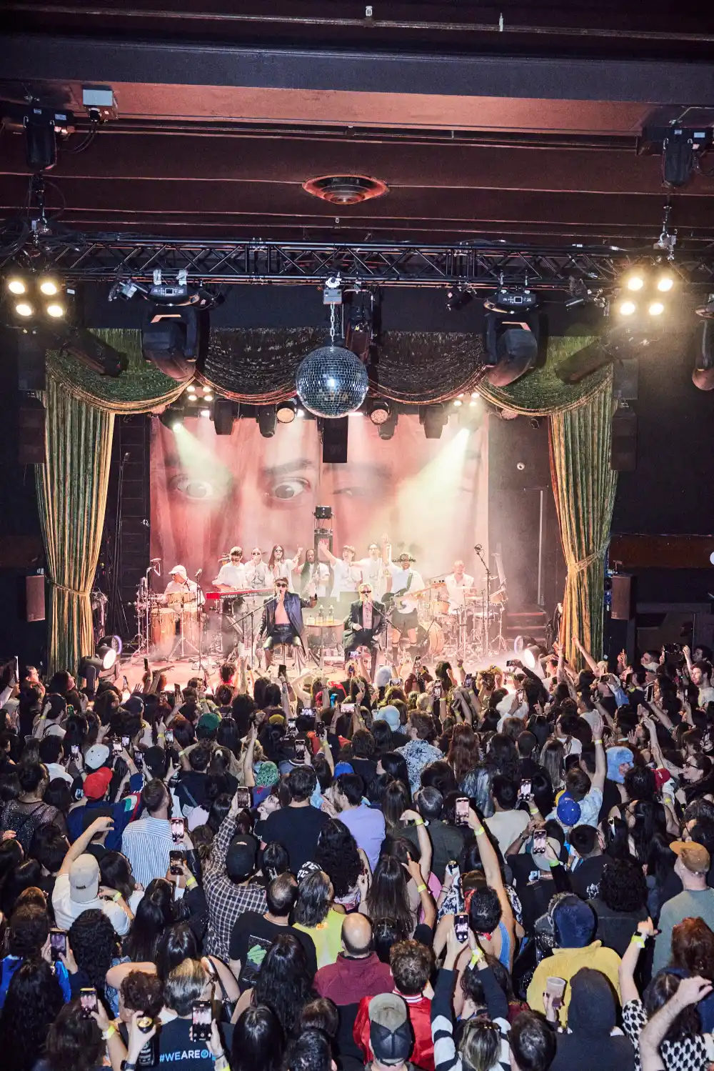 Cat7riel y Paco Amoroso conquistan NYC con su &lsquo;Ba&ntilde;o Mar&iacute;a Tour&rsquo;.