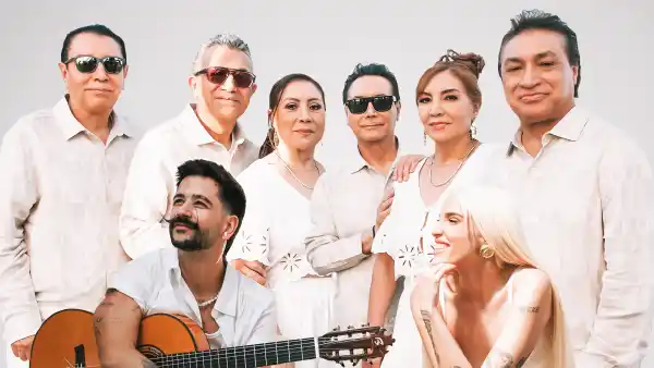 Los Ángeles Azules, Elena Rose y Camilo