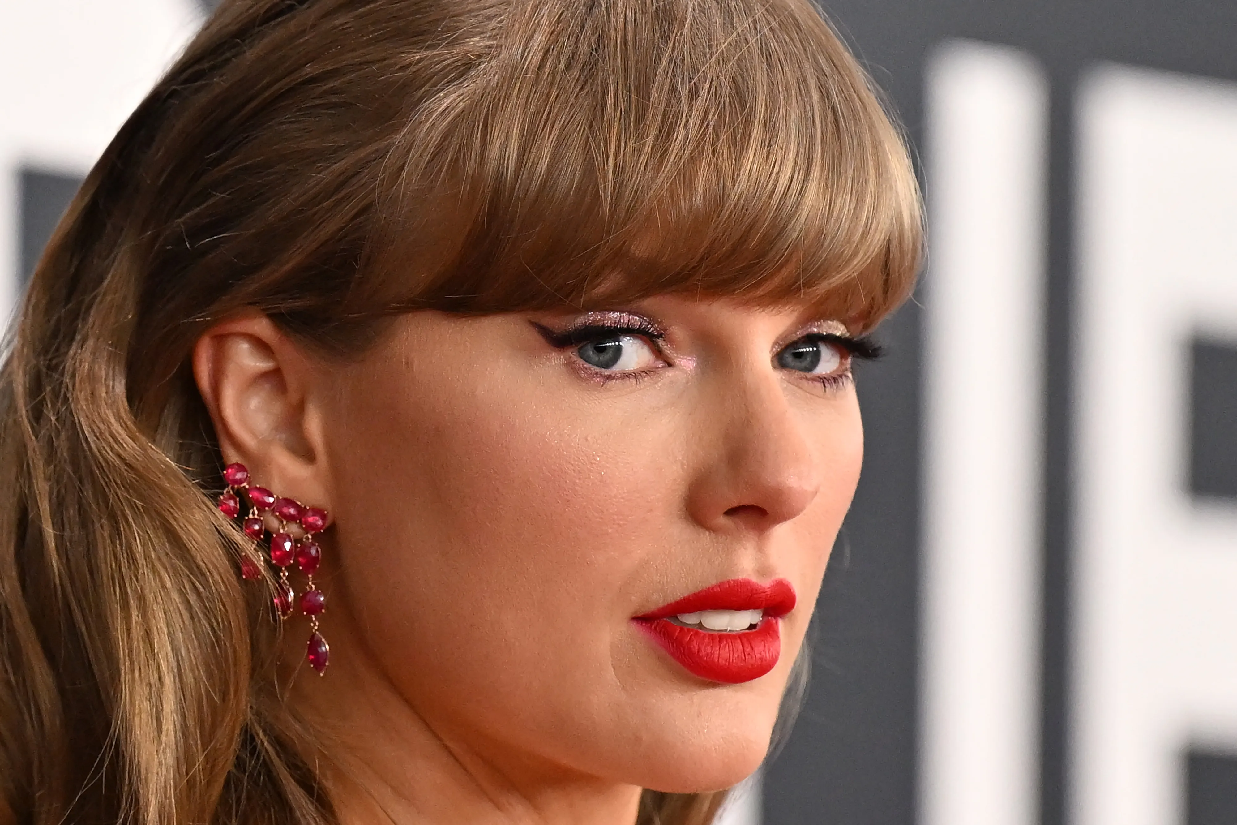 We Found A $29 Lookalike For Taylor Swift's Cartier Watch - Yes, Really