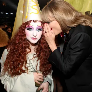How Strong Female Artists Like Taylor Swift and Chappell Roan are Bringing Moms and Daughters Together