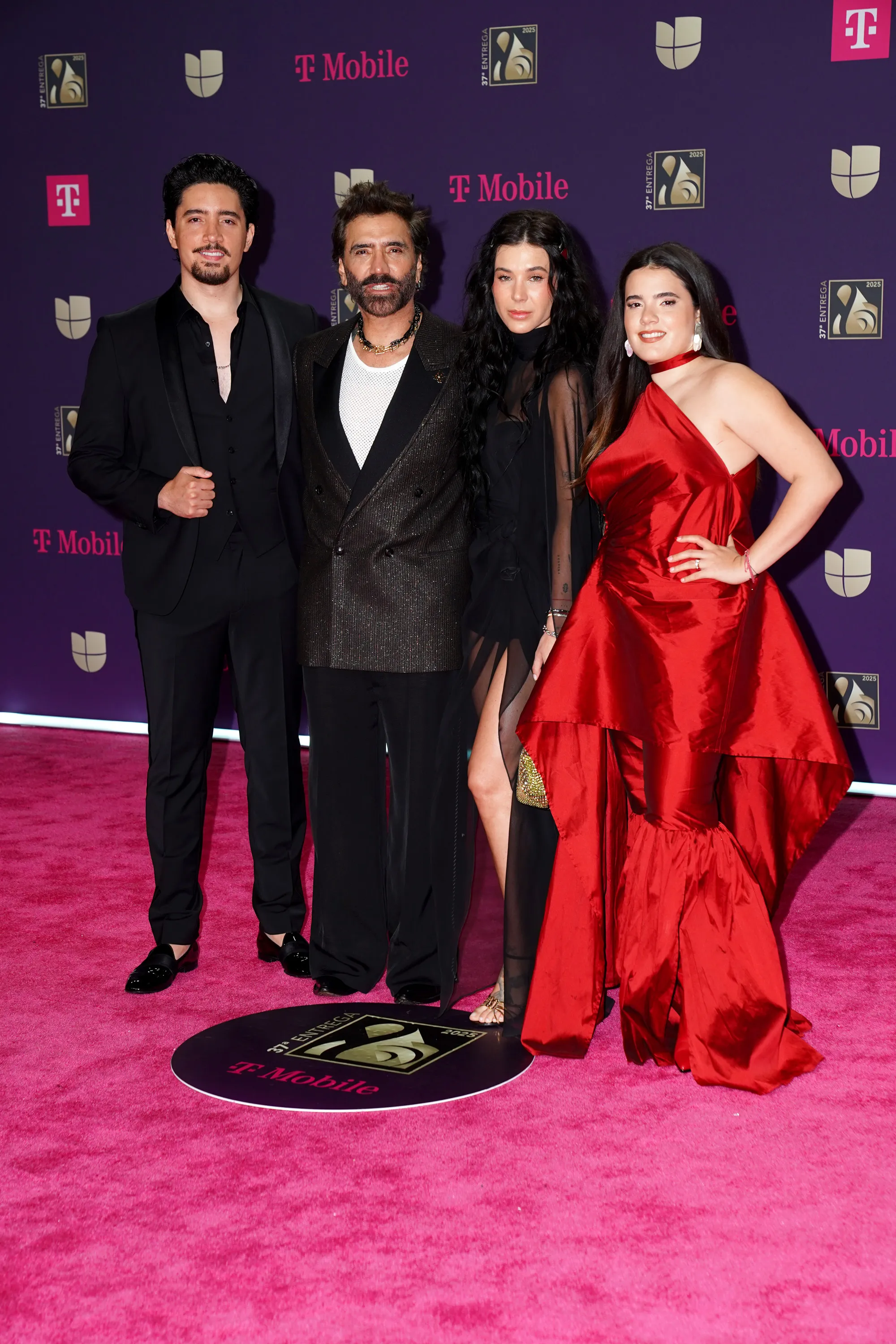 Alex Fernández, Alejandro Fernández, Karla Laveaga y Camila Fernández