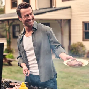 Glen Powell Reveals His Favorite First Date Meal Controversial Sauce Opinions and More