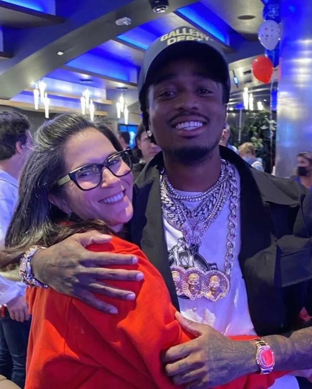 How 80s Actress Jami Gertz Became a Billionaire