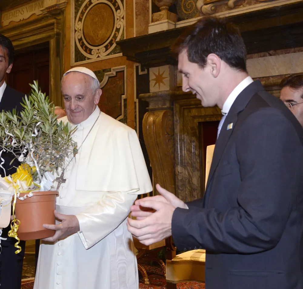 How the Sports World Reacted to the Death of Pope Francis From Lionel Messi to the New Orleans Saints