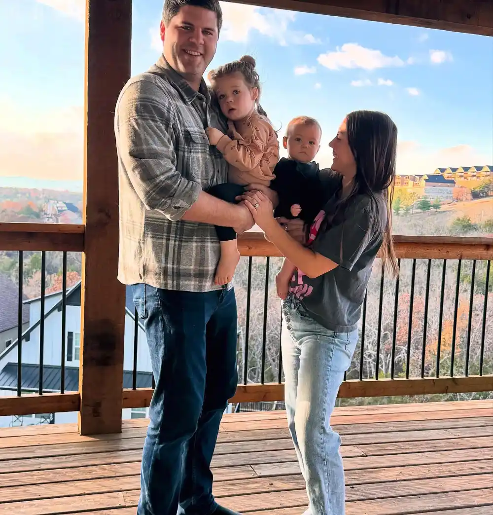 Influencer Lizzie Kieffer Pays Tribute to 12 Month Old Daughter Lily After Death