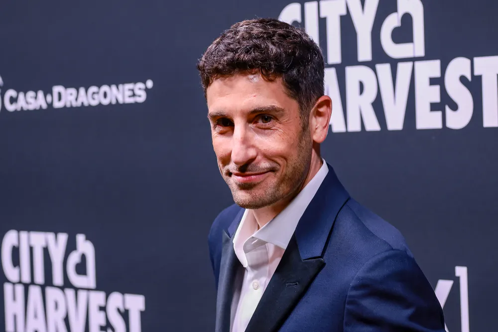 Jason Biggs Says 40-Pound Weight Loss Is From Stressed and Health Issue 3