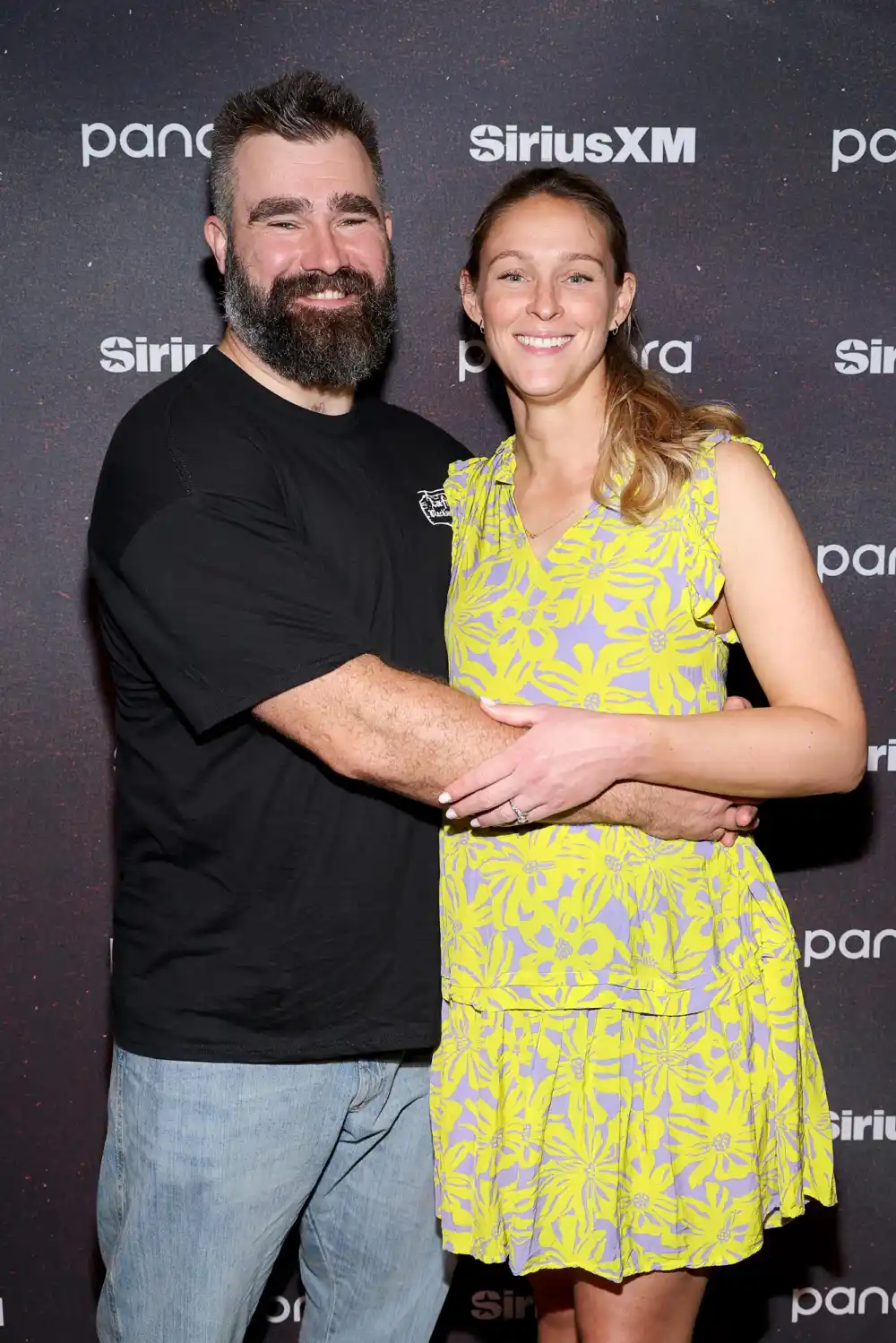 Jason Kelce Has the Perfect Response to Someone Comparing the Tush Push to Giving Birth 324