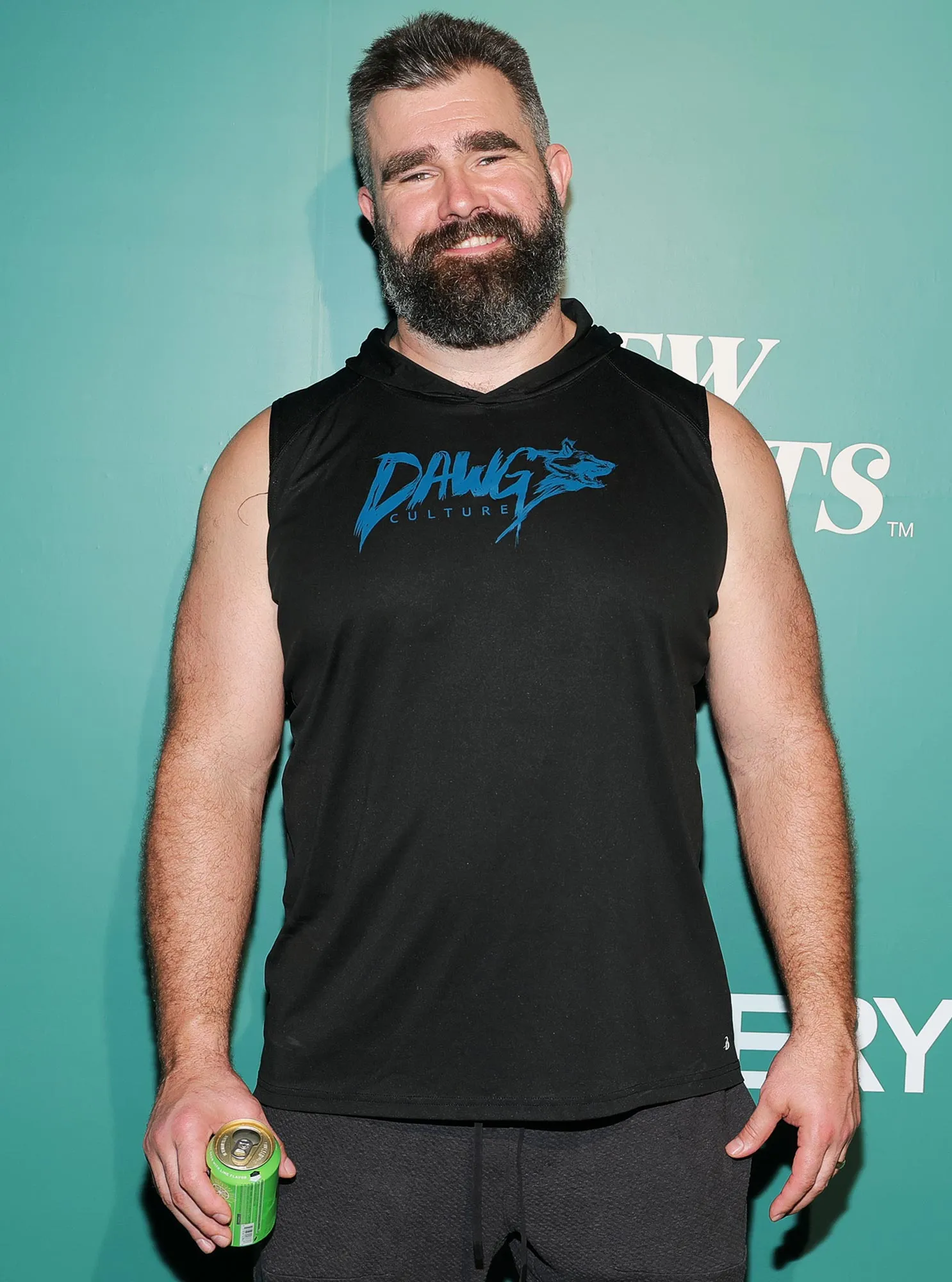 Jason Kelce Has the Perfect Response to Someone Comparing the Tush Push to Giving Birth 325