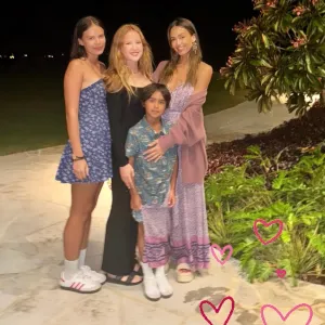 Jessica Alba Poses With All 3 Kids During Beach Vacation After Cash Warren Split