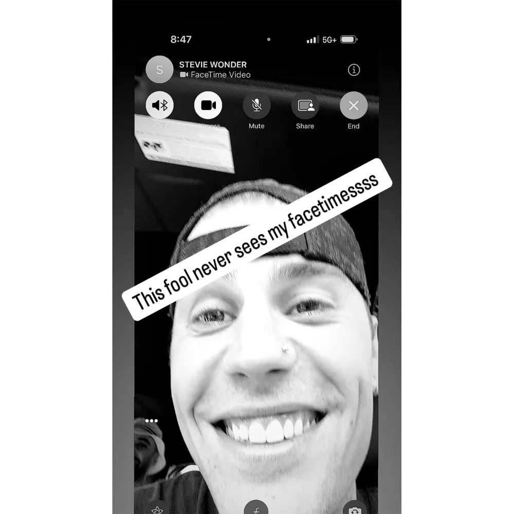 Justin Bieber Says Stevie Wonder Can t See His FaceTimes