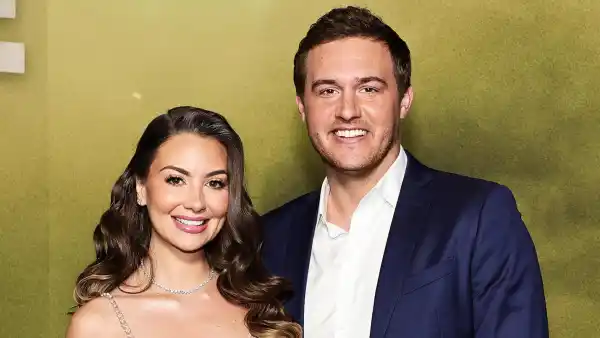 Kelley Flanagan Breaks Down Coachella Reunion With Peter Weber Says He Called Her His Sister