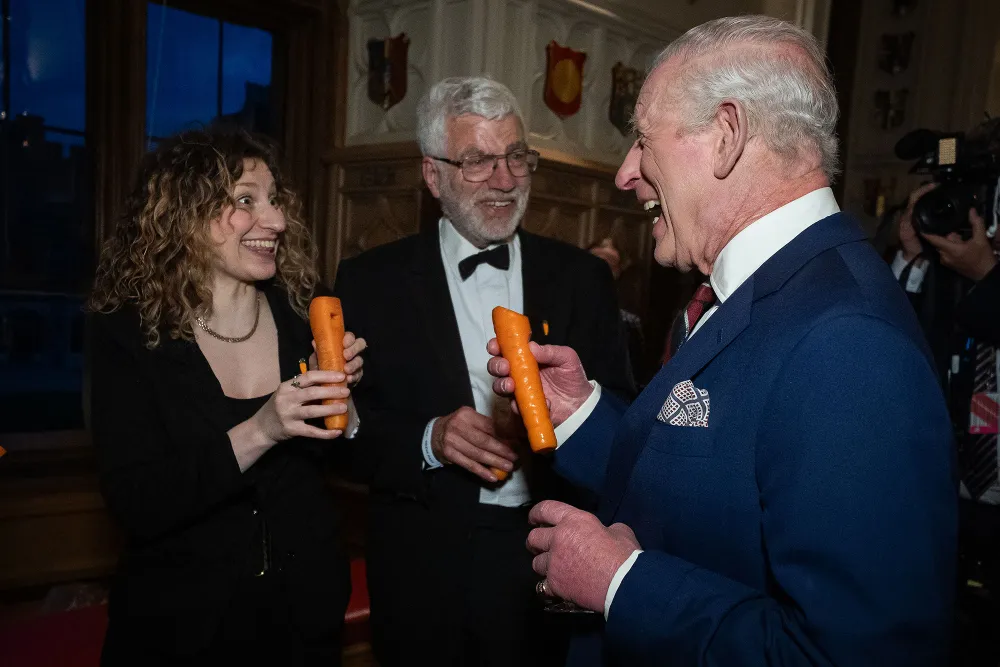King Charles Plays a Carrot Instrument With London Vegetable Orchestra 2