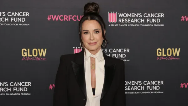 BEVERLY HILLS, CALIFORNIA - APRIL 10: Kyle Richards arrives at "An Unforgettable Evening" Benefiting The Woman's Cancer Research Fund at Beverly Wilshire, A Four Seasons Hotel on April 10, 2024 in Beverly Hills, California. (Photo by Kevin Winter/FilmMagic)