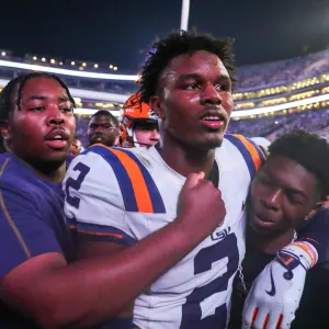 Late LSU Star Kyren Lacys Dad Shares Emotional Message After Sons Death