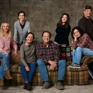 Lecy Goranson Ames McNamara Laurie Metcalf John Goodman Emma Kenney Sara Gilbert Jay R Ferguson The Conners