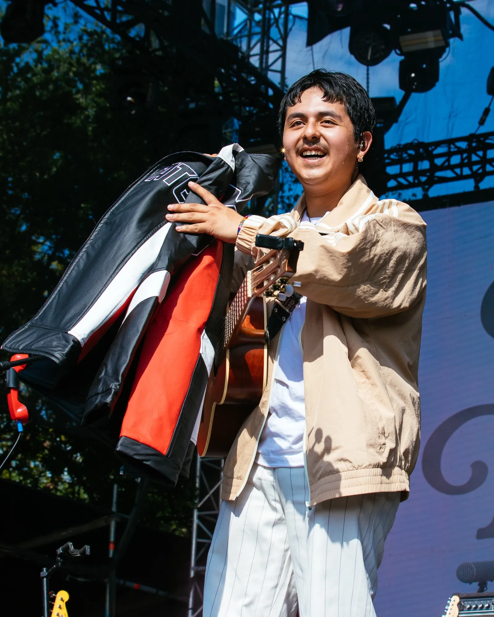 Macario Martínez cantante de folk mexicano