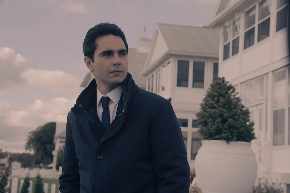 Max Minghella 2 The Handmaid's Tale