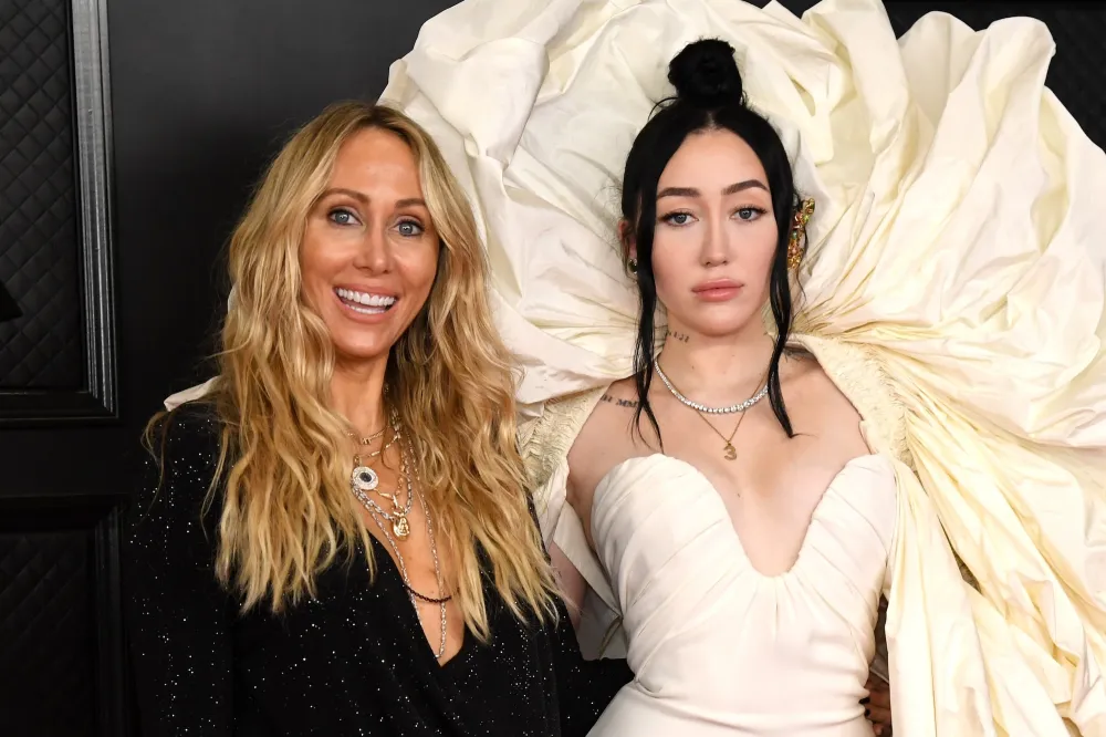 Noah Cyrus Tells Mom Tish She Inspired Desire to Get Married Early During Podcast Reunion