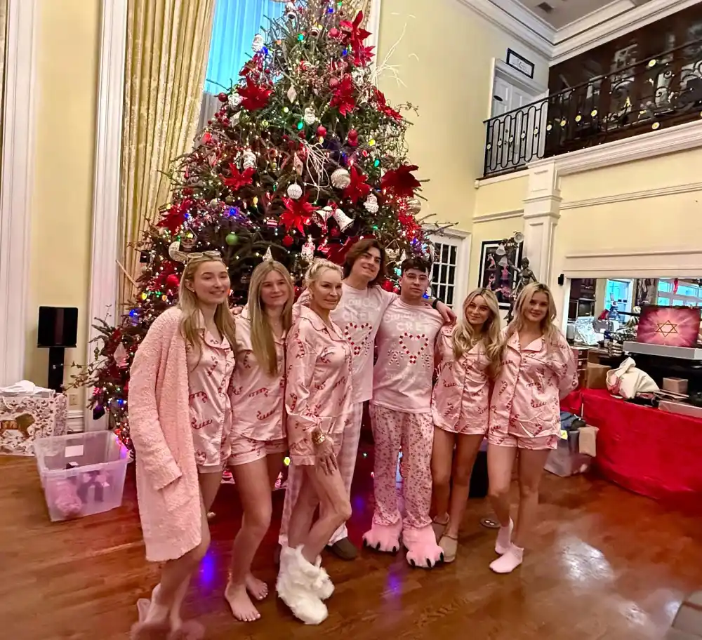 Queen of Versailles Star Jackie Siegel Has a Massive Family Meet Her Late Husband and 8 Kids